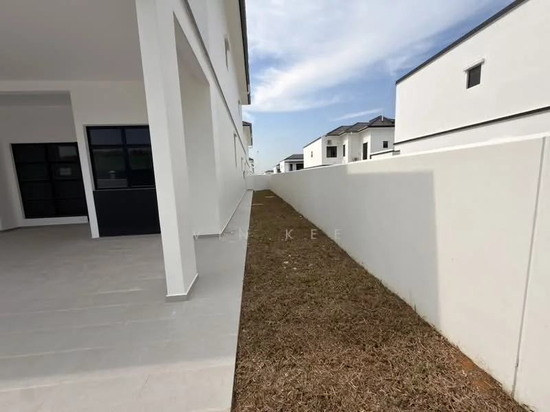 Exterior type: linked terrace house; features: white painted facade, flat roof, approximately 2-storey, manicured lawn, concrete pathway, surrounded by grass, side yard, minimal landscaping; style: modern.