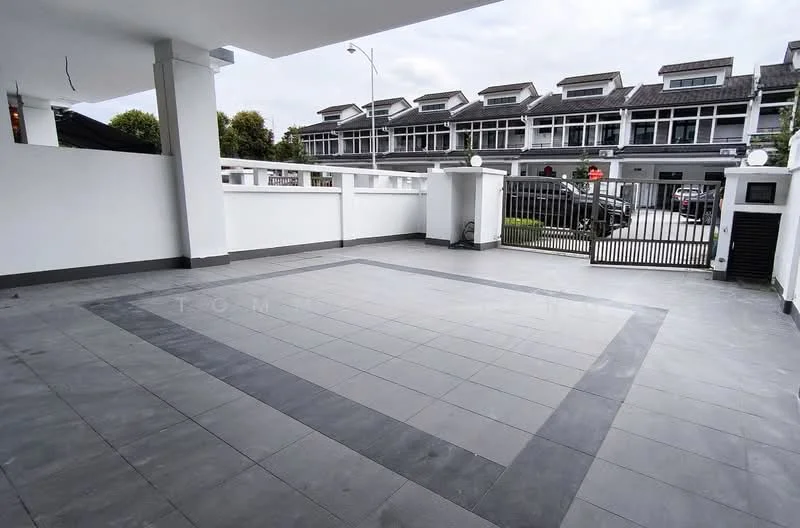 Exterior type: linked terrace house; features: paved flooring, white painted walls, gated entrance, surrounded by greenery, outdoor space, multiple parking spots; style: modern.