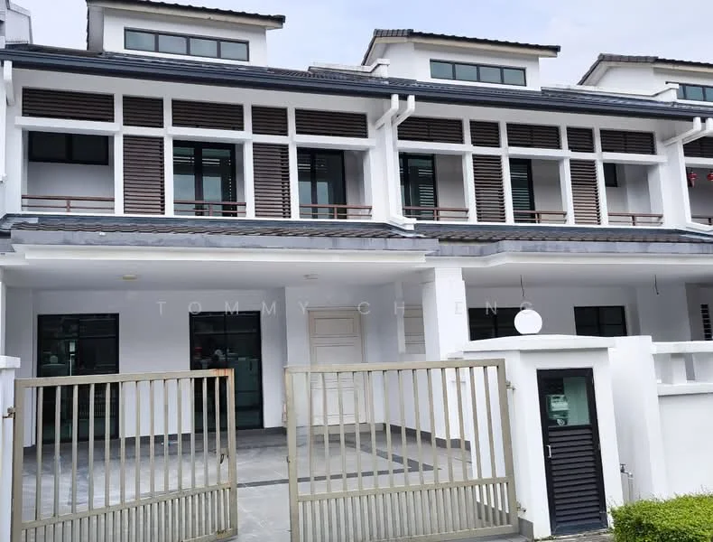 Exterior type: linked terrace house; features: white painted facade, sliding glass doors, horizontal wooden slats on windows, flat roof, two-storey structure, manicured front yard, metal gate, grey tiled flooring at entrance, balconies on upper level, modern architectural design; style: modern.