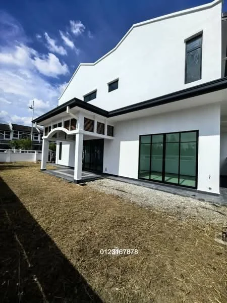 Exterior type: detached bungalow; features: white painted facade, flat roof, large glass windows, covered porch, stone-paved walkway, manicured lawn area, surrounded by open space; style: modern.