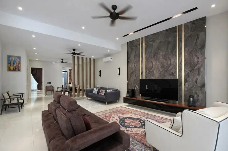 Living features: 5-blade ceiling fan, recessed LED downlights, wall-mounted TV, black TV console, grey fabric sofa, beige armchair, brown leather recliner sofa, decorative area rug with geometric pattern, marble flooring, feature wall with marble cladding and gold accents, open layout, large windows with sheer curtains; style: modern.