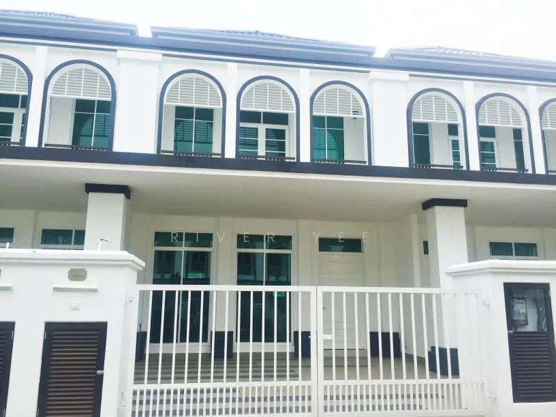 Exterior type: linked terrace house; features: white painted facade, arched windows, green window shutters, gated entrance, two-storey structure, flat roof, decorative columns, front porch area; style: modern.