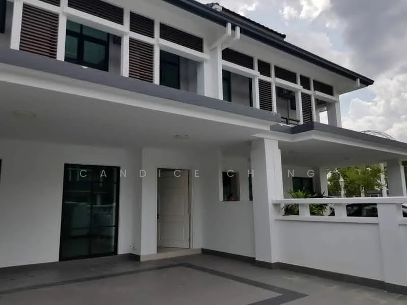 Exterior type: detached bungalow; features: white painted facade, flat roof, large windows, sliding glass doors, covered porch, manicured landscaping, paved driveway, balcony with railing; style: modern.