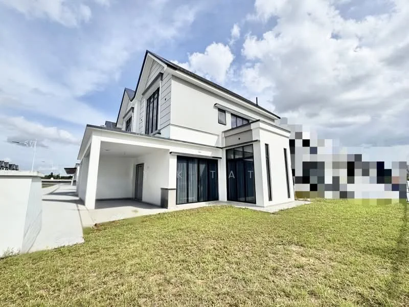Exterior type: detached bungalow; features: white painted facade, flat roof, approximately 2-storey, large glass sliding doors, manicured lawn, concrete pathway, surrounded by greenery, modern architectural design; style: modern.