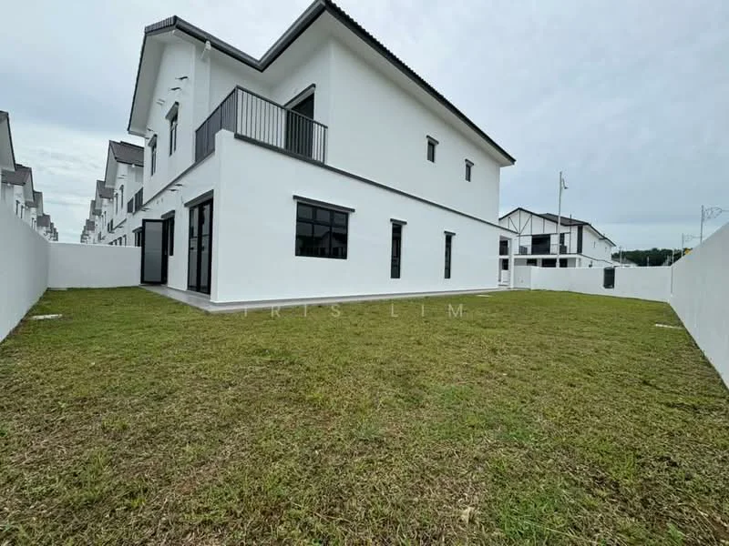 Exterior type: linked terrace house; features: white painted facade, flat roof, two-storey building, manicured lawn, fenced yard, multiple windows, balcony on upper floor, concrete pathway; style: modern.
