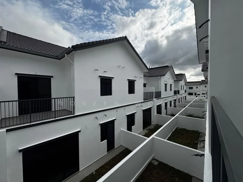 Exterior type: linked terrace house; features: white painted facade, flat roof, two-storey buildings, balconies with black railings, manicured lawn, surrounding walkways, open courtyard area, modern architectural design; style: modern.