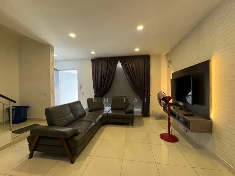 Living features: 3-seater leather sofa in dark brown, single armchair in dark brown, wall-mounted TV, TV console with storage, white brick accent wall, recessed downlights, large floor tiles in white, curtains in dark fabric, ceiling fan, decorative wall clock; style: modern.