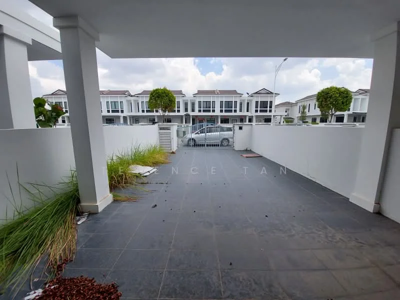 Exterior type: linked terrace house; features: paved flooring, white painted walls, manicured lawn, landscaping with grass, surrounding residential units, open space, front driveway, street view; style: modern.