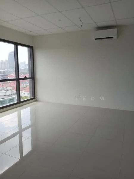 Room features: large floor-to-ceiling windows, white painted walls, glossy ceramic tile flooring, 1 wall-mounted split AC, neutral ceiling with grid, city skyline view; style: modern; view: city.