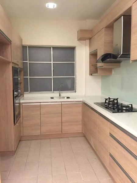 Kitchen features: light wood cabinetry, white countertop, stainless-steel sink, chrome pull-down faucet, built-in oven, freestanding range oven, 4-burner gas hob, tile flooring, window with grid pattern, glass backsplash, recessed downlights; style: modern.