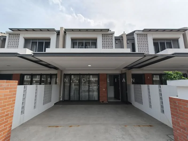 Exterior type: linked terrace house; features: white painted facade, red brick feature wall, flat roof, 2-storey structure, covered car porch, manicured front garden, sliding glass doors, decorative lattice panels, concrete driveway, modern architectural design; style: modern.