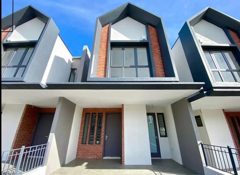 Exterior type: linked terrace house; features: red brick facade, white painted facade, grey accent trim, flat roof, two-storey, large windows, main entrance door, concrete walkway, metal railing, modern architectural design; style: modern.