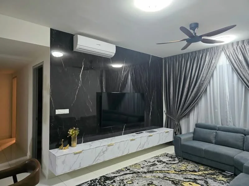 Living features: grey fabric sofa, marble TV console, wall-mounted TV, black marble accent wall, recessed ceiling lights, 5-blade ceiling fan, sheer curtains, area rug with abstract pattern, air conditioning unit; style: modern.