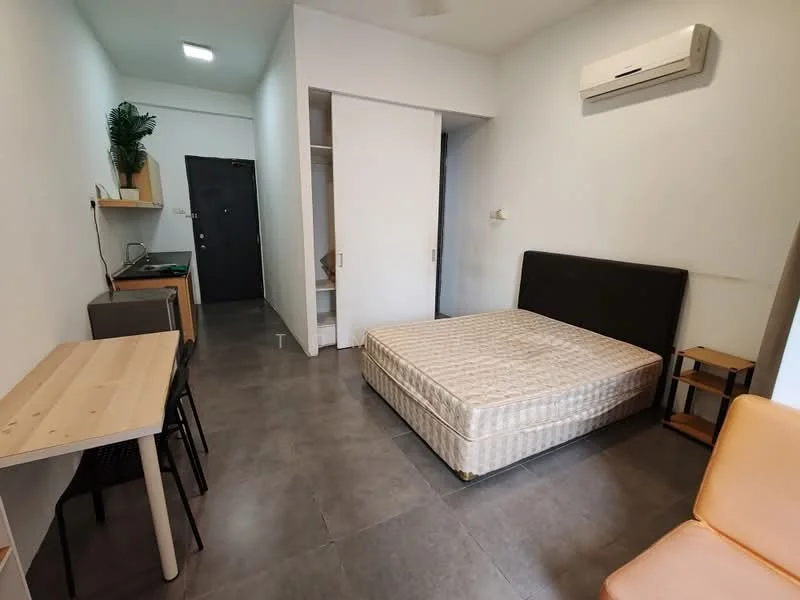 Bedroom features: queen-size bed, upholstered headboard, 1 wall-mounted split AC, wooden flooring, desk with chair, open shelving, built-in wardrobe, grey accent wall, sliding door, floor-to-ceiling window, natural light; style: modern.