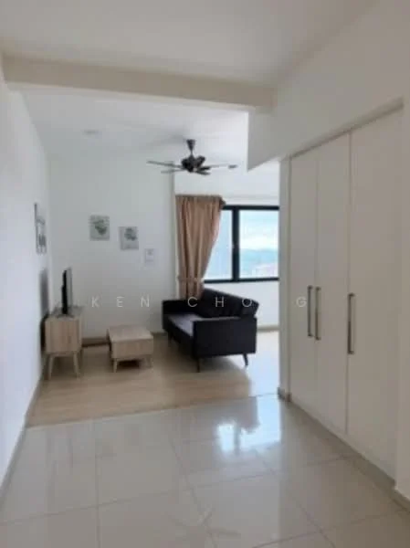 Living features: light-colored walls, wooden flooring, 5-blade ceiling fan, sofa in dark color, coffee table, wall-mounted TV, large window with city view, curtains, built-in wardrobe with sliding doors; style: modern; view: city.