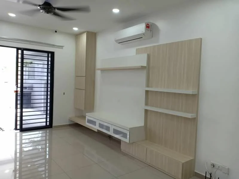 Living features: white painted walls, glossy tile flooring, 5-blade ceiling fan with light, wall-mounted air conditioning unit, built-in wooden shelving, TV console with storage, large sliding glass door, natural light from door, neutral color scheme; style: modern.
