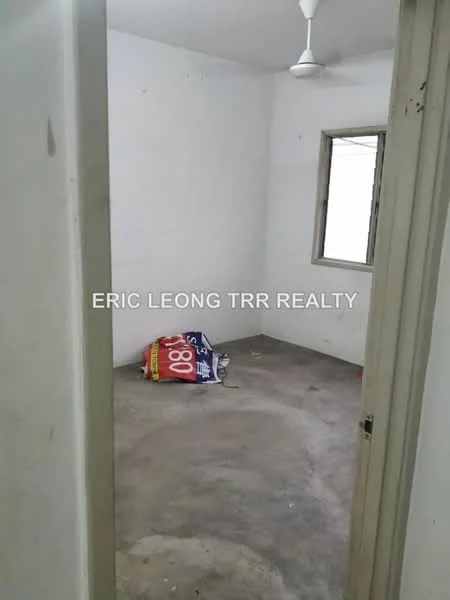 Room features: plain white walls, concrete flooring, ceiling fan, single window, unfurnished, no visible built-in storage, no visible lighting fixtures, empty space.