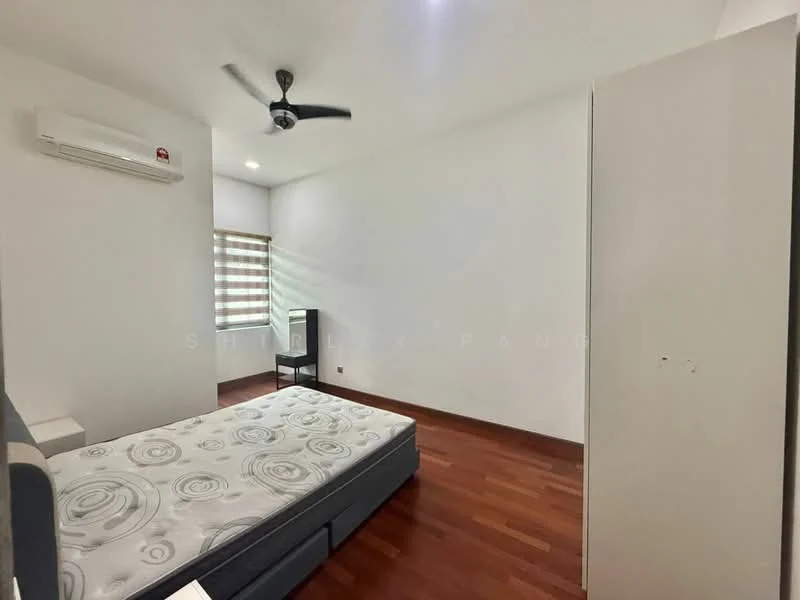 Bedroom features: wooden flooring, white painted walls, ceiling fan, wall-mounted split AC, window with blinds, double bed, nightstand, built-in wardrobe; style: modern.