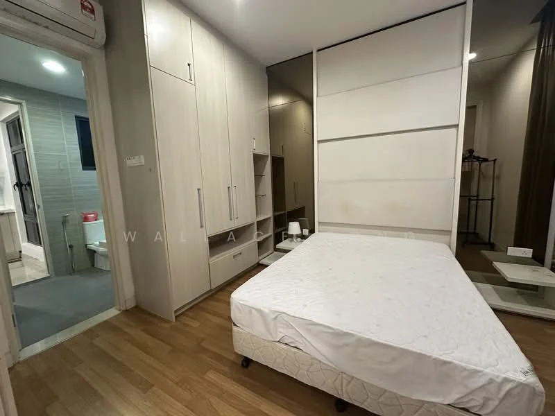 Bedroom features: queen-size bed, wooden flooring, built-in wardrobe with sliding doors, white painted walls, wall-mounted air conditioning unit, nightstand, desk with chair, mirror on wardrobe, window with blinds; style: modern. Bathroom features: toilet, sink, shower area, tile flooring, tile cladding on walls.