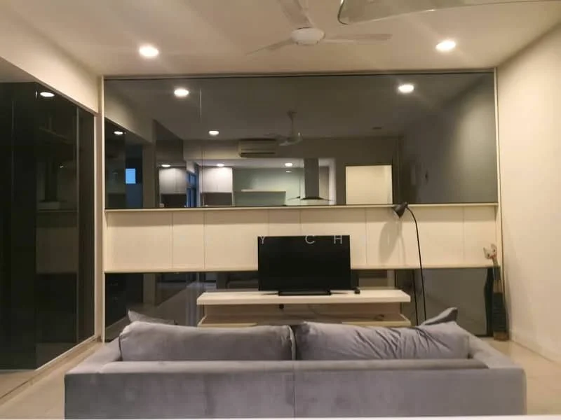 Living features: 3-seater fabric sofa in grey, coffee table, wall-mounted TV, ceiling fan, recessed LED downlights, mirrored wall, light-colored walls, tile flooring; style: modern.