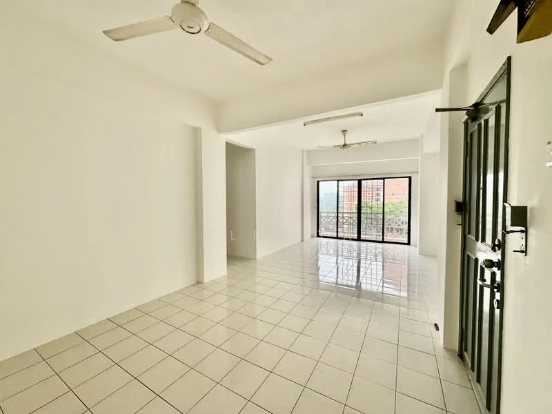 Living features: white painted walls, glossy white tile flooring, 2 ceiling fans, floor-to-ceiling windows, sliding glass door, view of city skyline, open layout, natural light; style: modern; view: city.