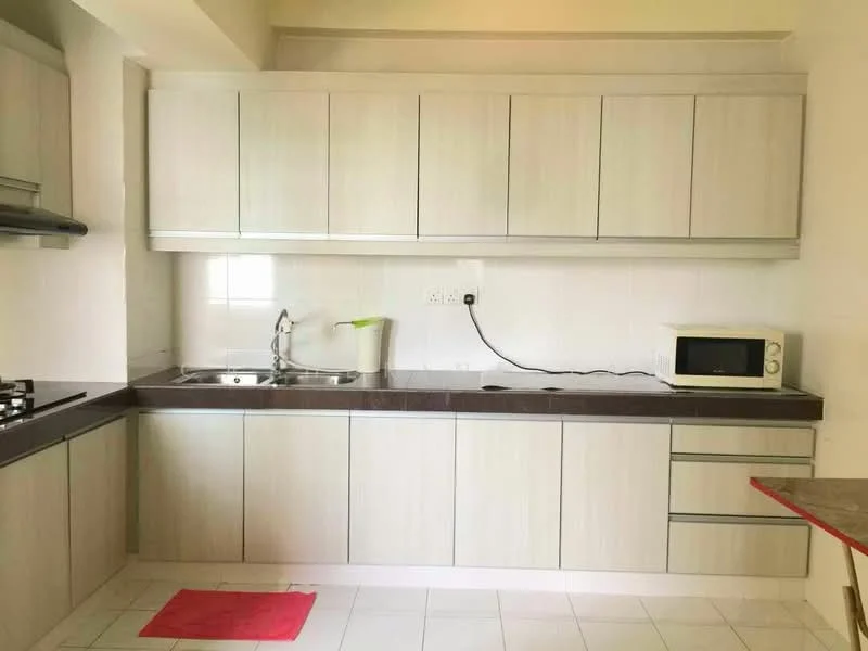 Kitchen features: light wood cabinetry, dark countertop, single-bowl stainless-steel sink, chrome pull-down faucet, built-in microwave, gas stove with 4 burners, white tiled backsplash, white tiled flooring, red kitchen mat, wall-mounted cabinets, under-cabinet lighting; style: modern.