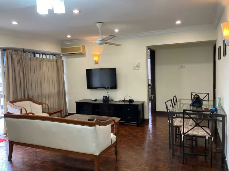 Living features: wooden flooring, white painted walls, recessed downlights, 5-blade ceiling fan with light, wall-mounted TV, black TV console, 2-seater fabric sofa in white, armchair with wooden frame, glass dining table with 4 chairs, curtains, air conditioning unit; style: modern.