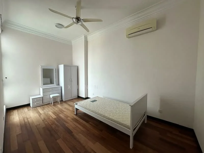 Bedroom features: wooden flooring, white painted walls, tray ceiling, 5-blade ceiling fan, wall-mounted split AC, single bed frame, mattress, white dresser with mirror, white bedside table, natural light from window; style: modern.
