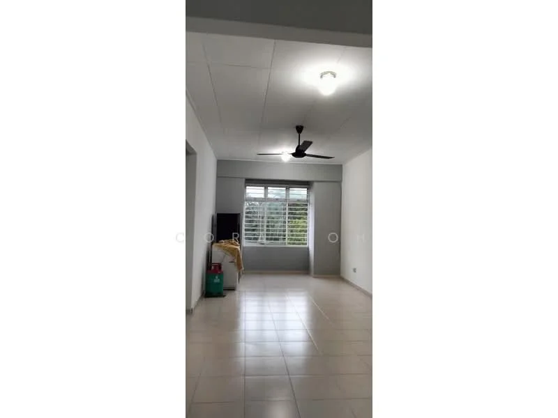 Room features: white painted walls, ceiling with recessed lighting, light-colored tiled flooring, 5-blade ceiling fan, large window with horizontal slats, curtains, TV console, furniture in the corner; style: modern; view: garden.