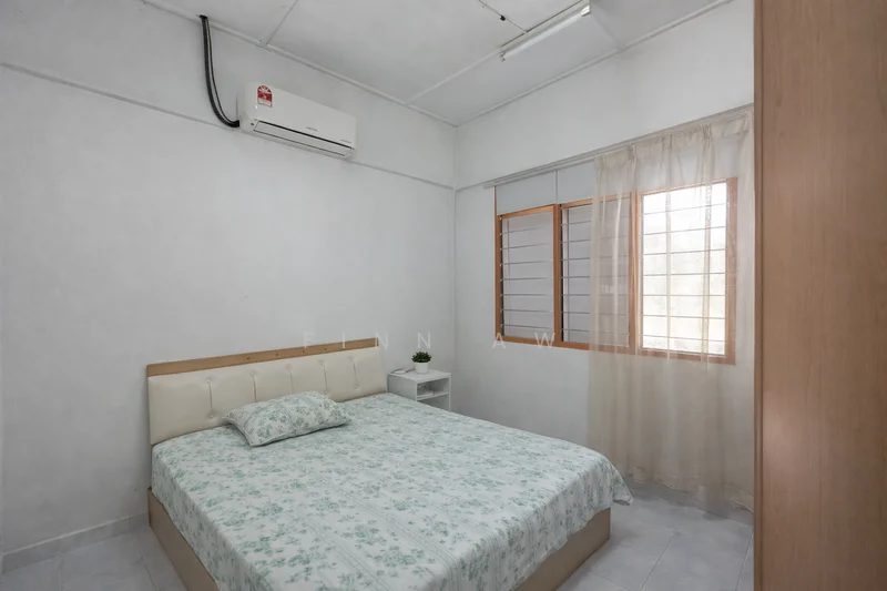 Bedroom features: queen-size bed with upholstered headboard, white bedding with floral pattern, light grey walls, white ceiling, 1 wall-mounted split AC, window with horizontal slats, sheer curtains, light-colored floor tiles, small bedside table; style: minimalist.