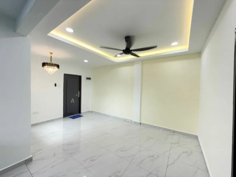 Living features: marble tile flooring, white painted walls, tray ceiling with recessed lighting, 5-blade ceiling fan, chandelier, door with black finish, blue doormat, corner wall with no visible features; style: modern.