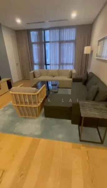 Living features: 3-seater fabric sofa in grey, 2-seater fabric sofa in beige, wooden coffee table, side table with metal legs, area rug in light blue, floor-to-ceiling windows with sheer curtains, light wood flooring, recessed downlights, decorative wall mirror, wall-mounted artwork; style: modern.
