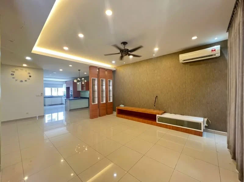Living features: white tiled flooring, cream painted walls, feature wall with wood paneling, 5-blade ceiling fan with light, wall-mounted air conditioning unit, built-in wooden console, large windows with sheer curtains, recessed ceiling lights, decorative wall clock; style: modern.