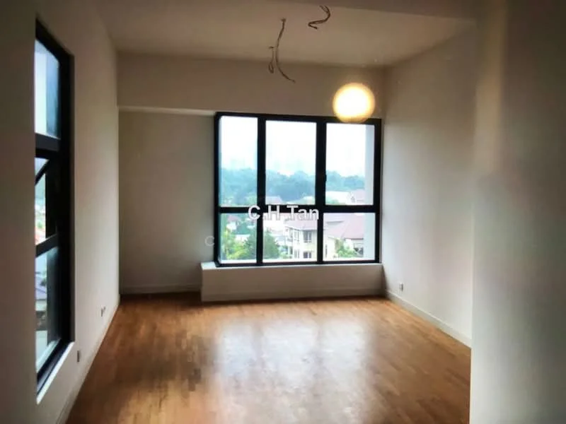 Living features: large floor-to-ceiling windows, wooden flooring, white painted walls, hanging light fixture, window seat, open layout, natural light, city view; style: modern; view: city.