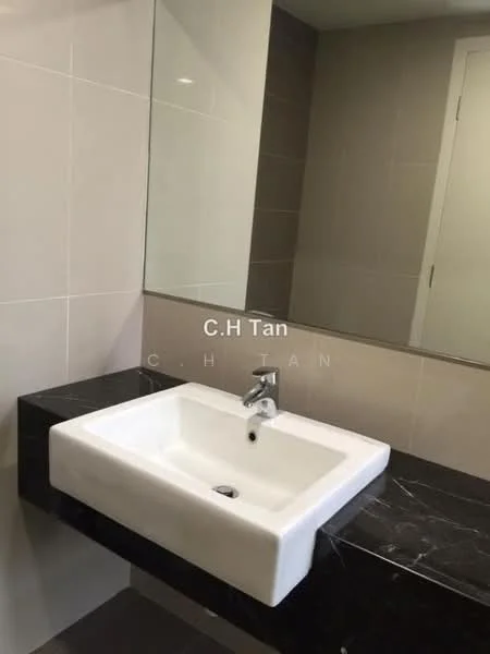 Bathroom features: white ceramic sink, chrome basin mixer faucet, black marble countertop, grey tiled walls, large mirror, wall-mounted sink; style: modern.