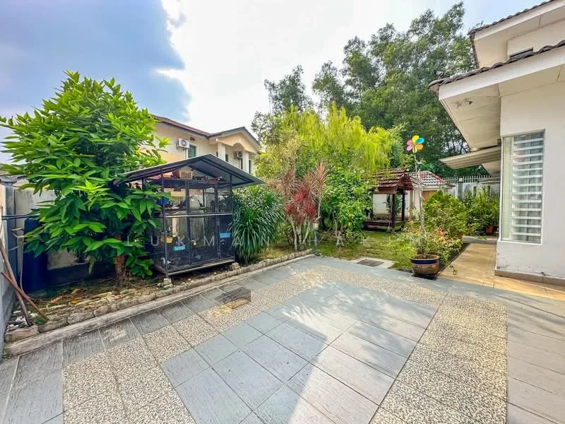 Exterior type: detached bungalow; features: manicured lawn, tropical landscaping, paved walkway, garden with various plants, pergola structure, outdoor seating area, fenced garden, decorative plants, patio area, garden shed; style: modern.