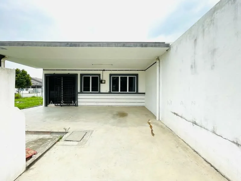 Exterior type: detached bungalow; features: flat roof, white painted facade, black window frames, concrete flooring, open car porch, manicured lawn, surrounded by greenery; style: modern.
