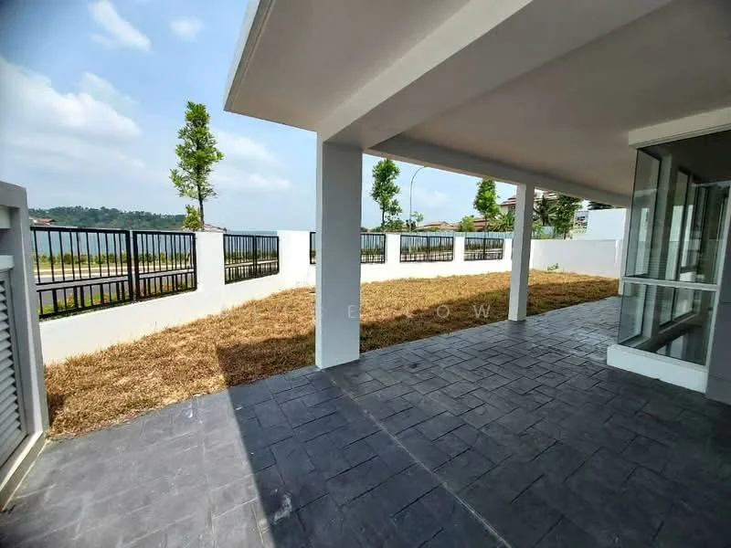 Exterior type: detached bungalow; features: paved flooring, manicured lawn, fenced perimeter, landscaped garden area, single-storey, surrounded by greenery, open space, covered porch; style: modern.