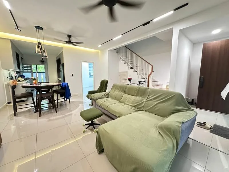 Living features: 3-seater fabric sofa in green, 2-seater armchair in green, dining table with 4 chairs, ceiling fan, recessed LED downlights, white painted walls, glossy tile flooring, open layout to kitchen, decorative wall with staircase, large windows for natural light; style: modern.
