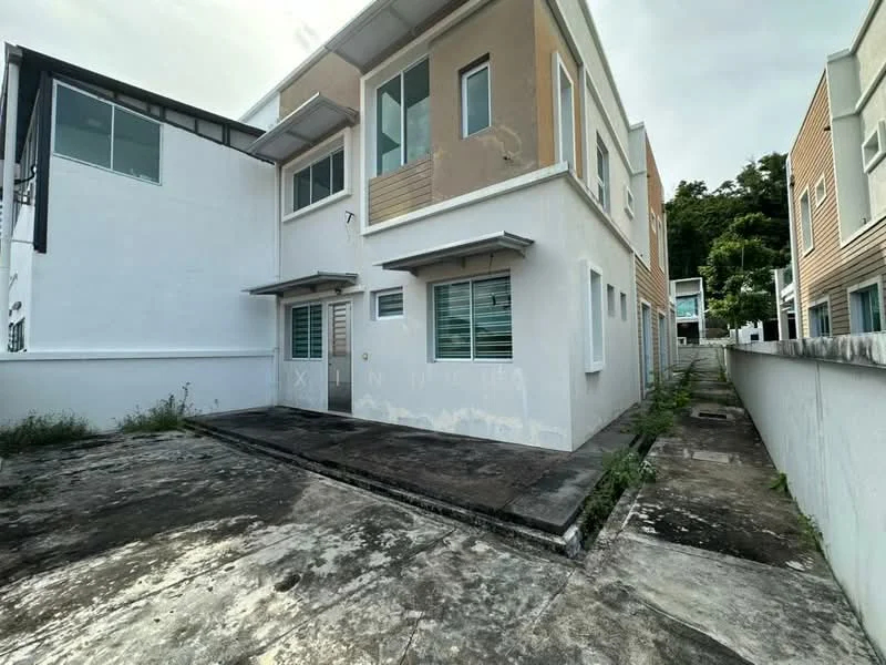 Exterior type: semi-detached house; features: white painted facade, cream painted facade, flat roof, approximately 2-storey, concrete driveway, manicured lawn, surrounded by greenery, side pathway; style: modern.