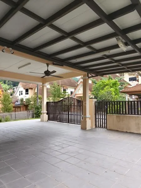 Exterior type: car porch; features: covered car porch, slate tile flooring, exposed beam ceiling, ceiling fan, wooden gate, manicured landscaping, surrounded by residential houses; style: modern.