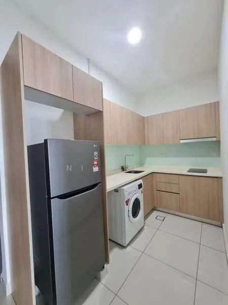 Kitchen features: stainless-steel fridge, front-load washing machine, light wood cabinetry, white countertop, glass backsplash, built-in cooktop, single-bowl stainless-steel sink, chrome pull-down faucet, tile flooring, recessed ceiling lights; style: modern.