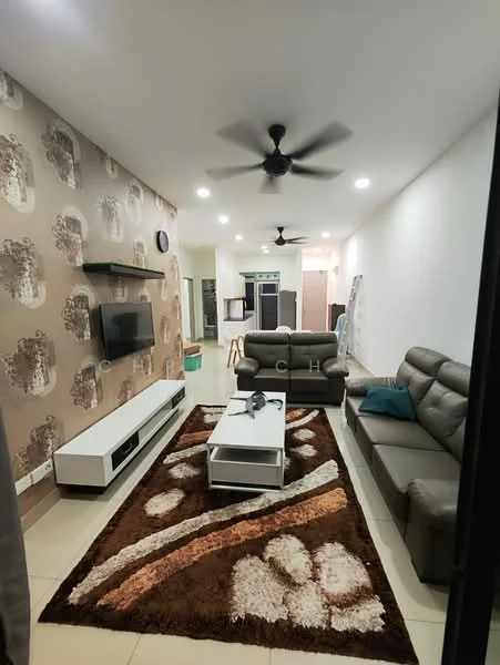 Living features: 3-seater leather sofa in grey, 2-seater leather sofa in grey, coffee table, wall-mounted TV, TV console in white, area rug with geometric pattern, ceiling fan with light, decorative wall with patterned wallpaper, recessed LED downlights, tiles flooring in cream, open layout to kitchen, wall clock; style: modern.