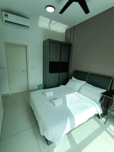Bedroom features: queen-size bed with white bedding, upholstered headboard, 2 white towels on the bed, built-in wardrobe with sliding doors, wall-mounted air conditioning unit, ceiling fan, white tiled flooring, light grey accent wall, window with natural light, nightstand with lamp; style: modern.