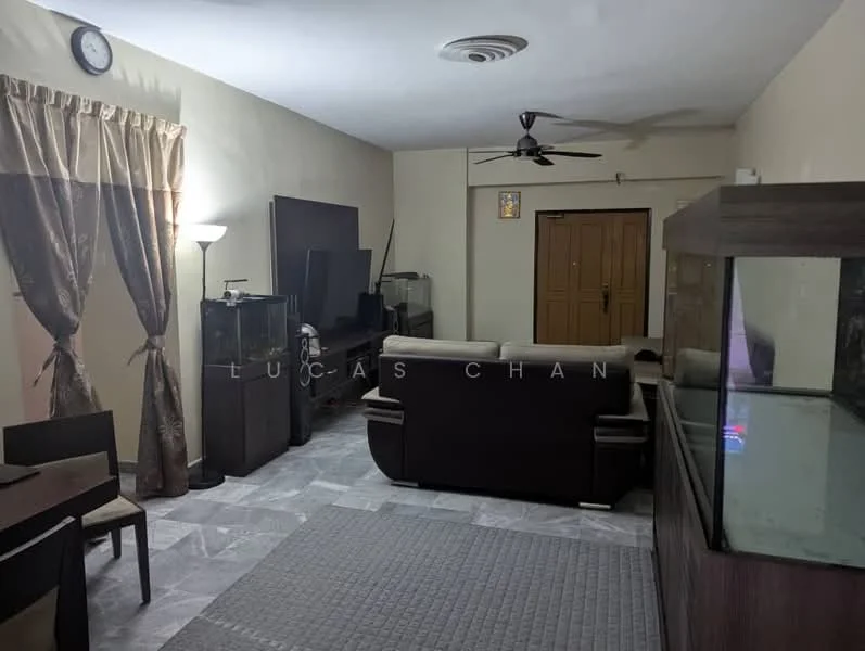 Living features: grey tiled flooring, cream painted walls, 5-blade ceiling fan, floor-to-ceiling windows with sheer curtains, sofa in dark fabric, coffee table, TV console, aquarium, decorative wall clock, dining table with chairs, wall-mounted TV, area rug; style: modern.