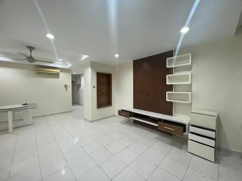 Living features: white painted walls, recessed ceiling with downlights, ceramic tile flooring, 5-blade ceiling fan, wall-mounted TV console, built-in shelving unit, air conditioning unit, wooden door, neutral color palette; style: modern.