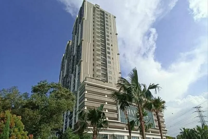 Exterior type: high-rise condominium; features: glass curtain wall, cream painted facade, recessed balconies, vertical fins, landscaped garden with palm trees, multiple storeys, modern architectural design, surrounded by greenery; style: modern.