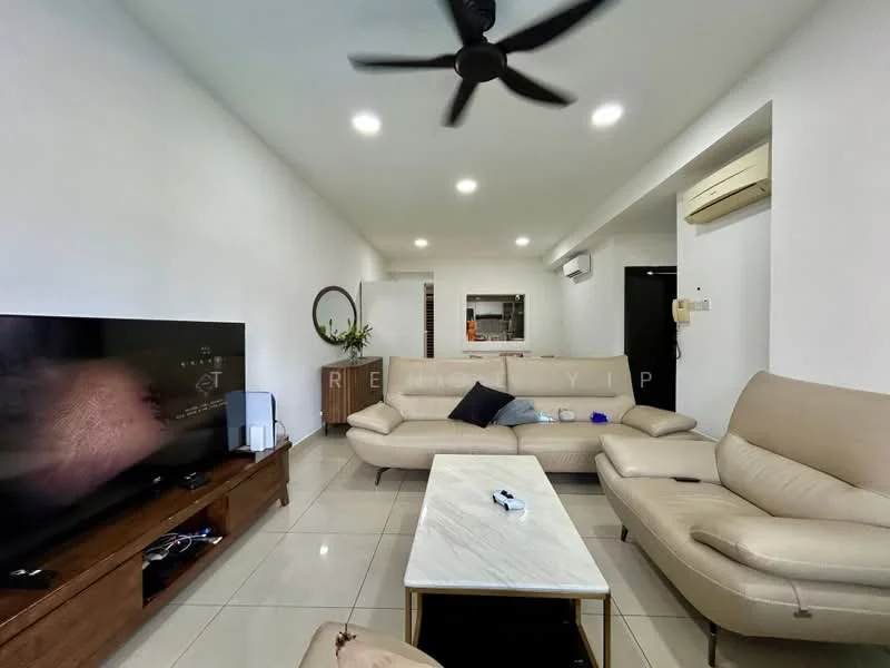 Living features: L-shape sectional sofa in beige, marble coffee table, wall-mounted TV, TV console in dark wood, recessed LED downlights, ceiling fan, air conditioning unit, cream painted walls, glossy tile flooring, decorative mirror, houseplants in ceramic pots; style: modern.
