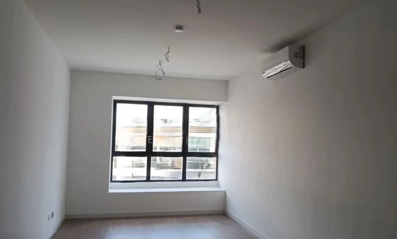 Room features: white painted walls, wooden flooring, floor-to-ceiling windows, window seat, 1 wall-mounted split AC, track lighting; style: modern.