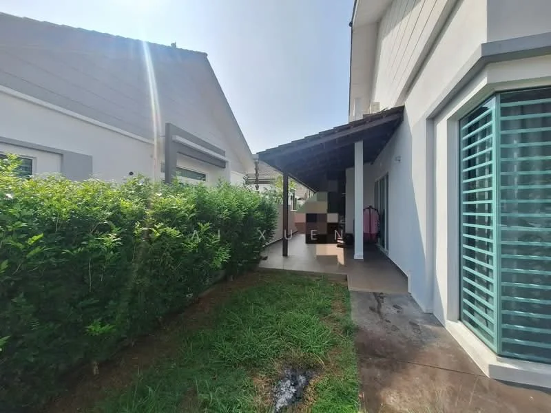 Exterior type: linked terrace house; features: manicured lawn, hedge landscaping, stone-paved walkway, covered porch, sliding windows with horizontal slats, gabled roof, two-storey structure, adjacent houses visible; style: modern.